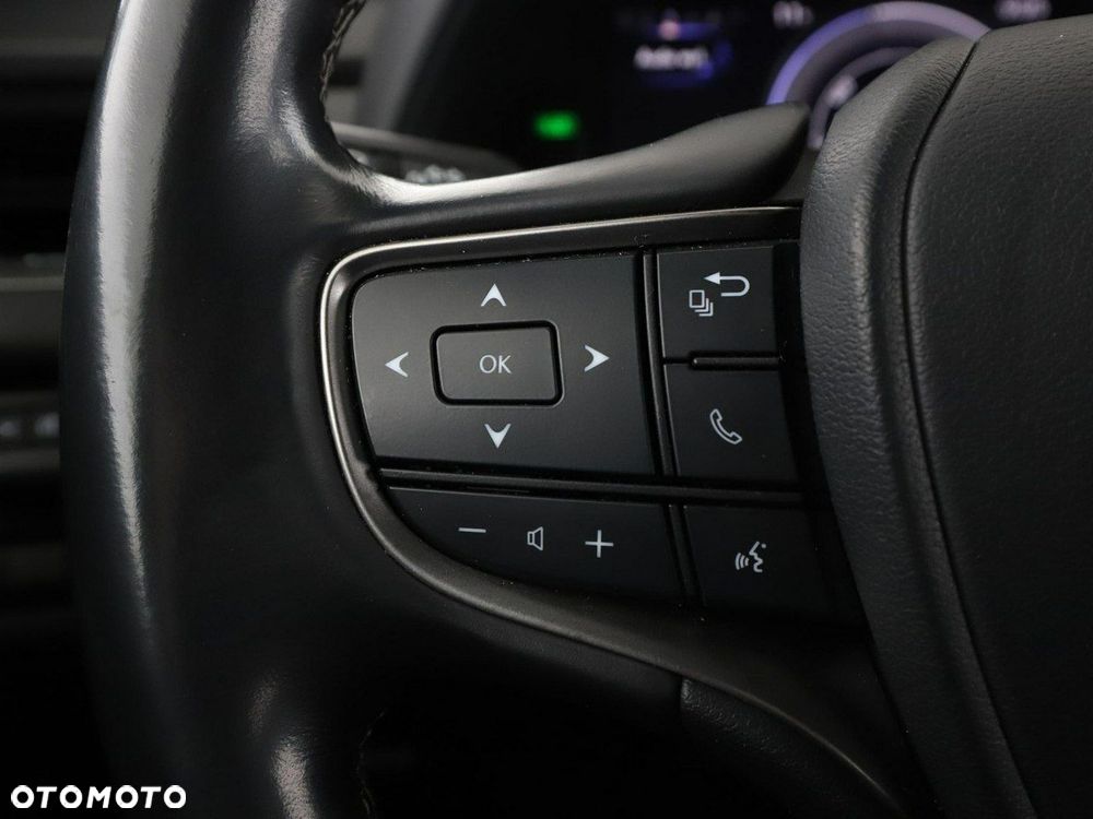 Lexus UX 250h Business Edition - 33