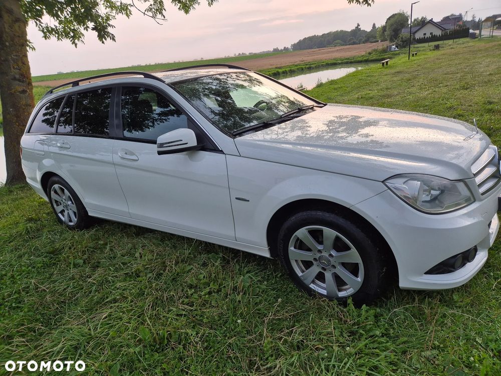 Mercedes-Benz Klasa C 200 CDI DPF (BlueEFFICIENCY) Avantgarde - 4