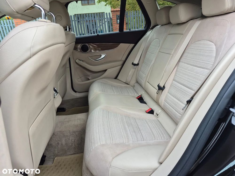 Mercedes-Benz Klasa C 220 d 4-Matic 9G-TRONIC - 18