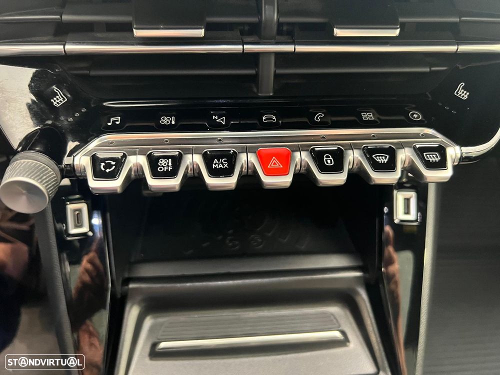 Peugeot e-208 50 kWh GT Line - 26