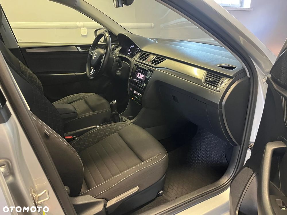 Skoda RAPID 1.0 TSI Style - 22