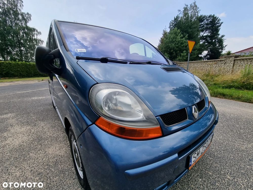 Renault Trafic Passenger - 13