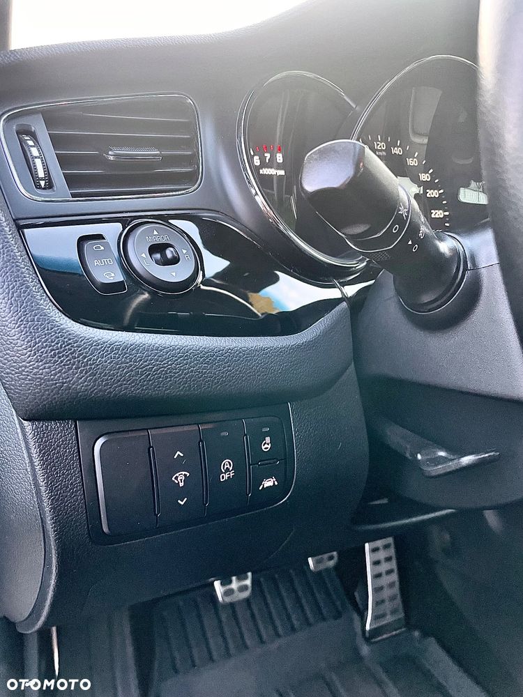 Kia Ceed - 7