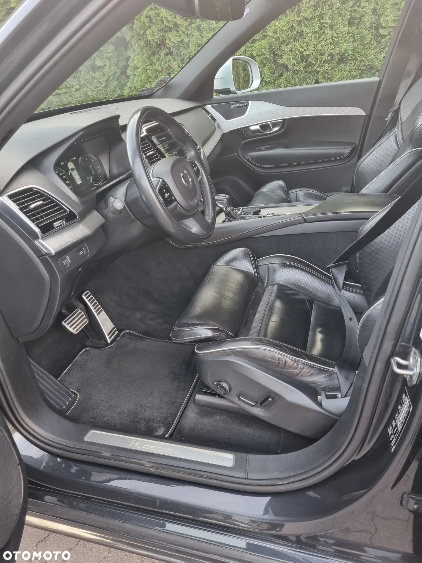 Volvo XC 90 D5 AWD R-Design - 6