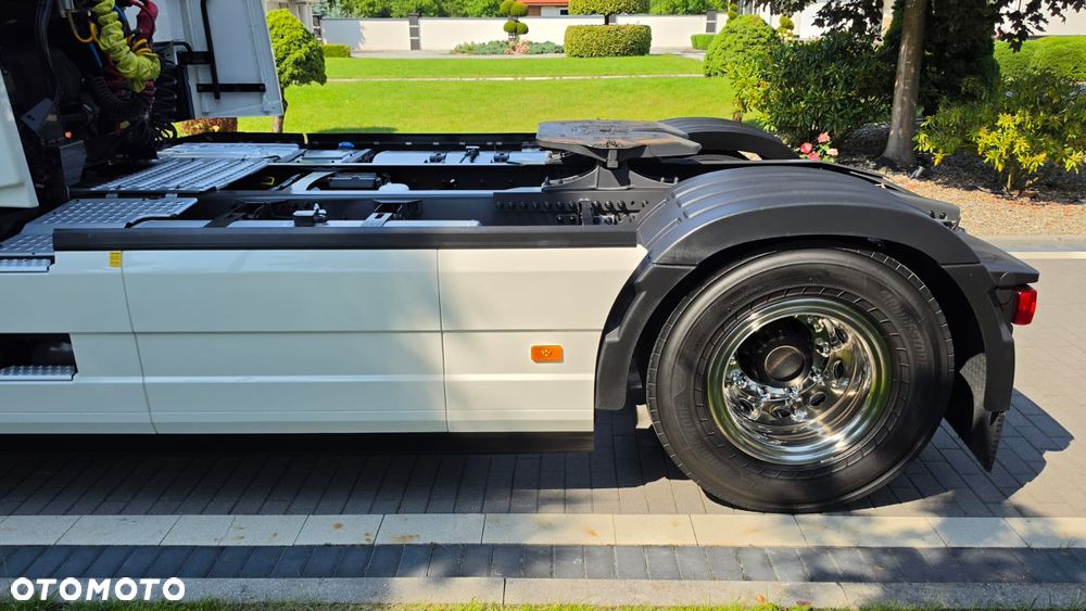 Volvo ///FH///500///2023///JEDYNE  311 TYŚ KM///1 TURBINA///KLIMATYZACJA POSTOJOWA///ZABUDOWY MIĘDZYOSIOWE/// VIRTUAL COCPIT///TABLET///KAMERA///STAN  BARDZO DOBRY - 17