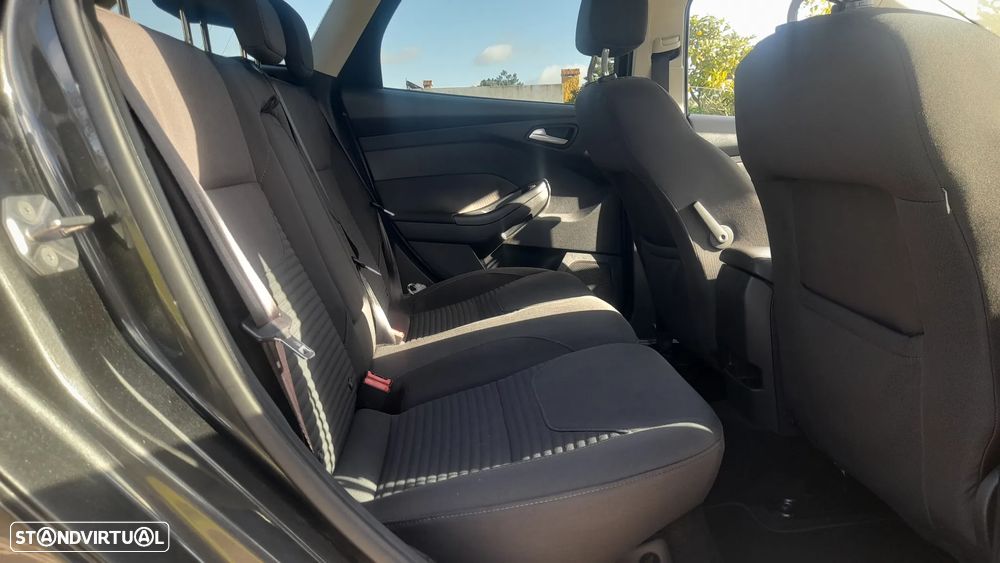 Ford Focus SW 1.0 SCTi Titanium - 43