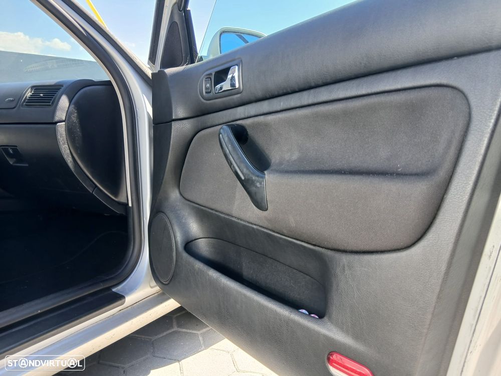 VW Golf 1.9 TDi Highline - 19