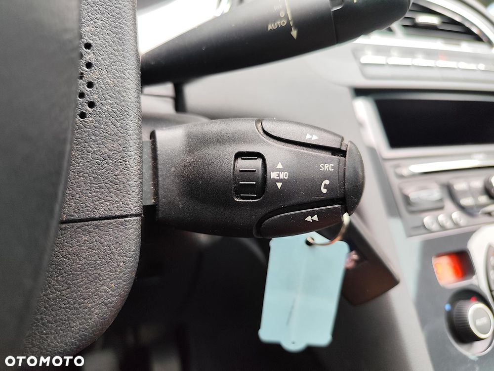 Peugeot 5008 HDI FAP 150 Family Plus - 18