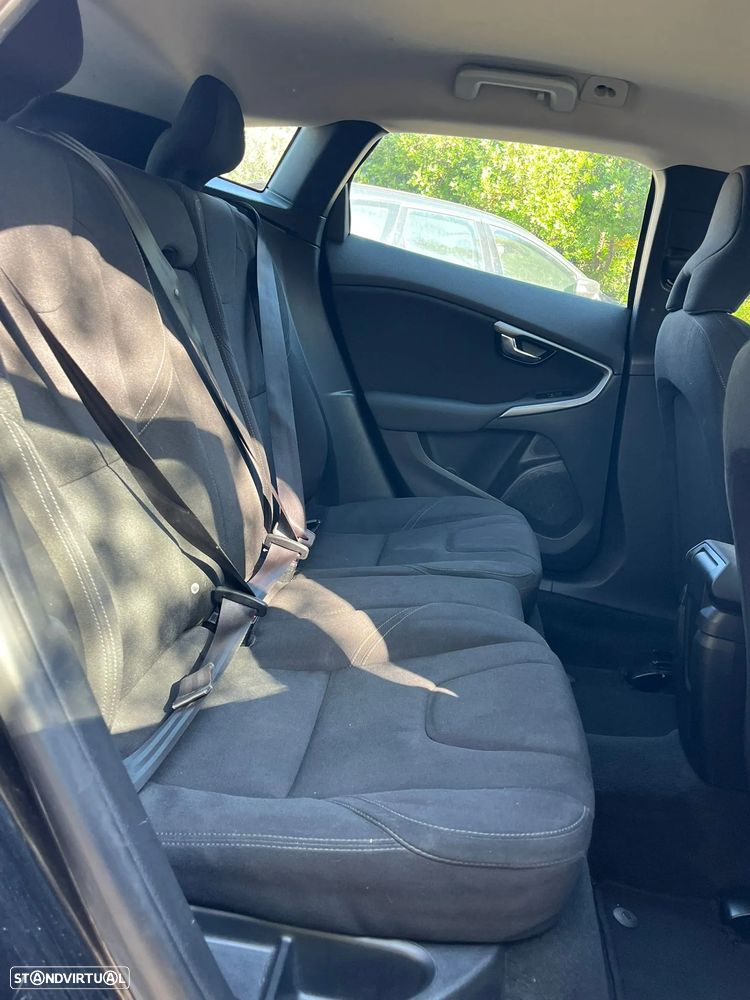 Volvo V40 Cross Country - 17