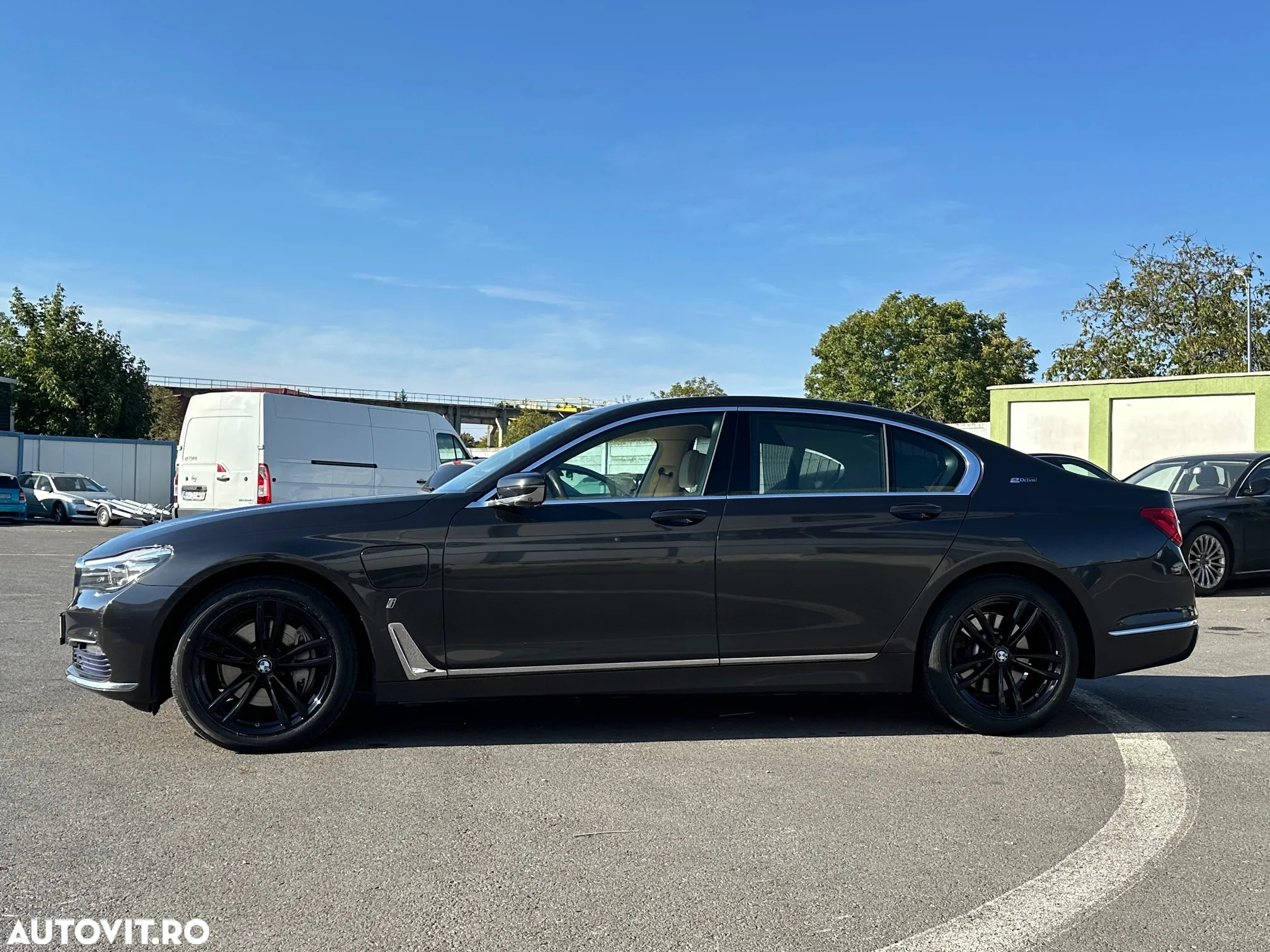 BMW Seria 7 - 39