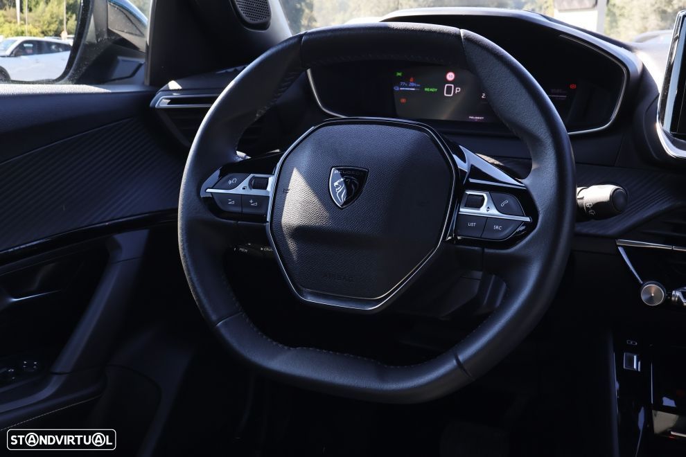 Peugeot e-2008 54 kWh Allure - 9