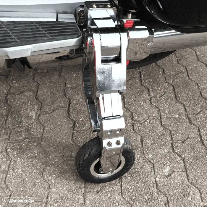 Honda Goldwing 1800 With Landing Gear - 9