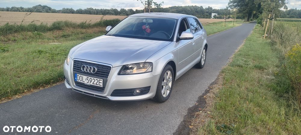 Audi A3 Sportback - 1