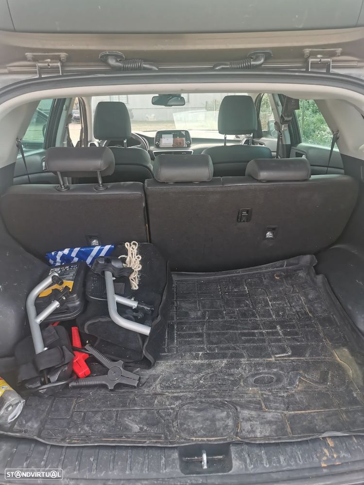 Hyundai Tucson 1.6 CRDi Premium +P.Pele+P.Style - 10