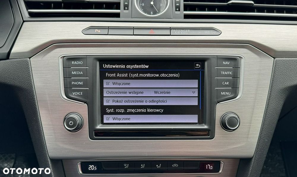 Volkswagen Passat 2.0 TDI (BlueMotion Technology) Comfortline - 32