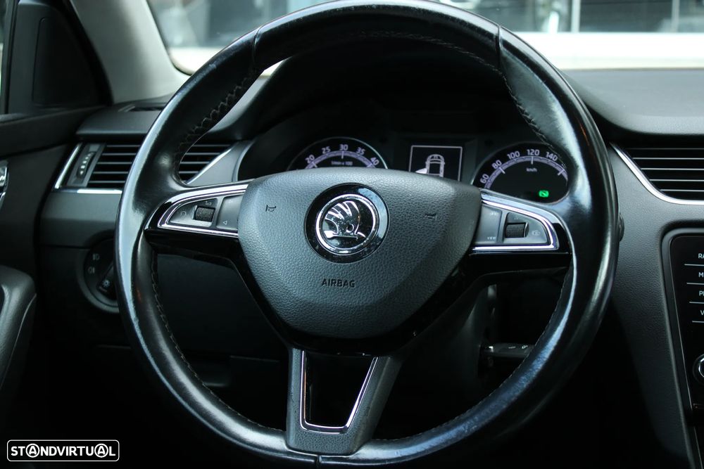 Skoda Octavia 1.6 TDI Business Line DSG - 18