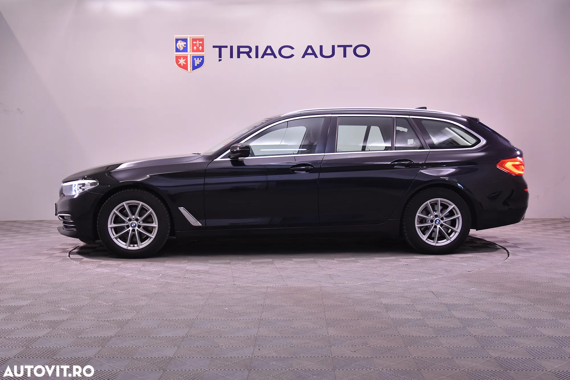 BMW Seria 5 520d Touring Aut. - 2