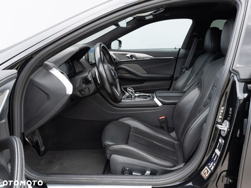 BMW Seria 8 - 12