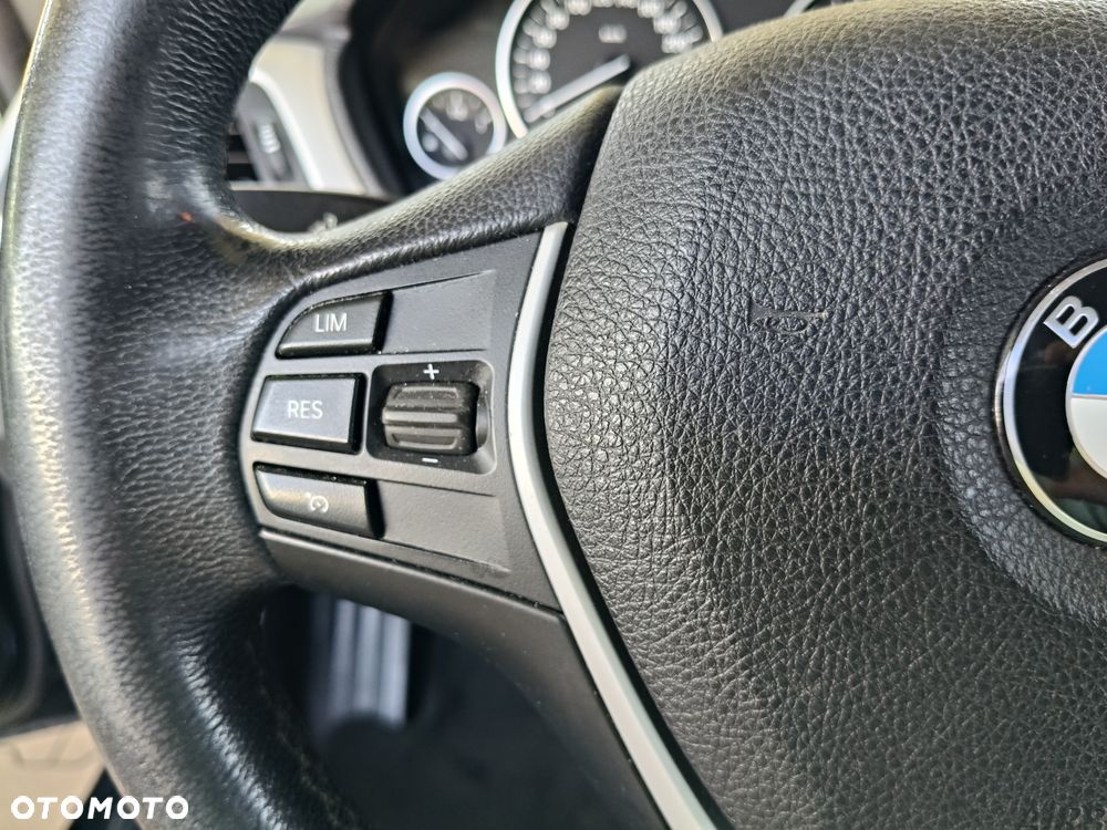 BMW Seria 3 318i - 16