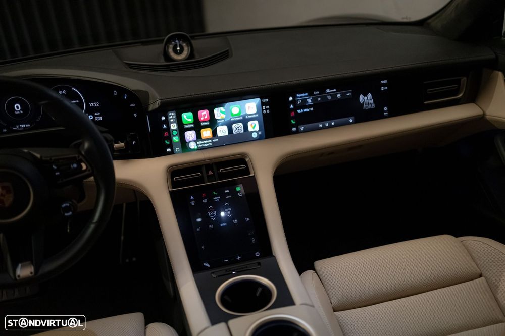 Porsche Taycan Turbo - 54