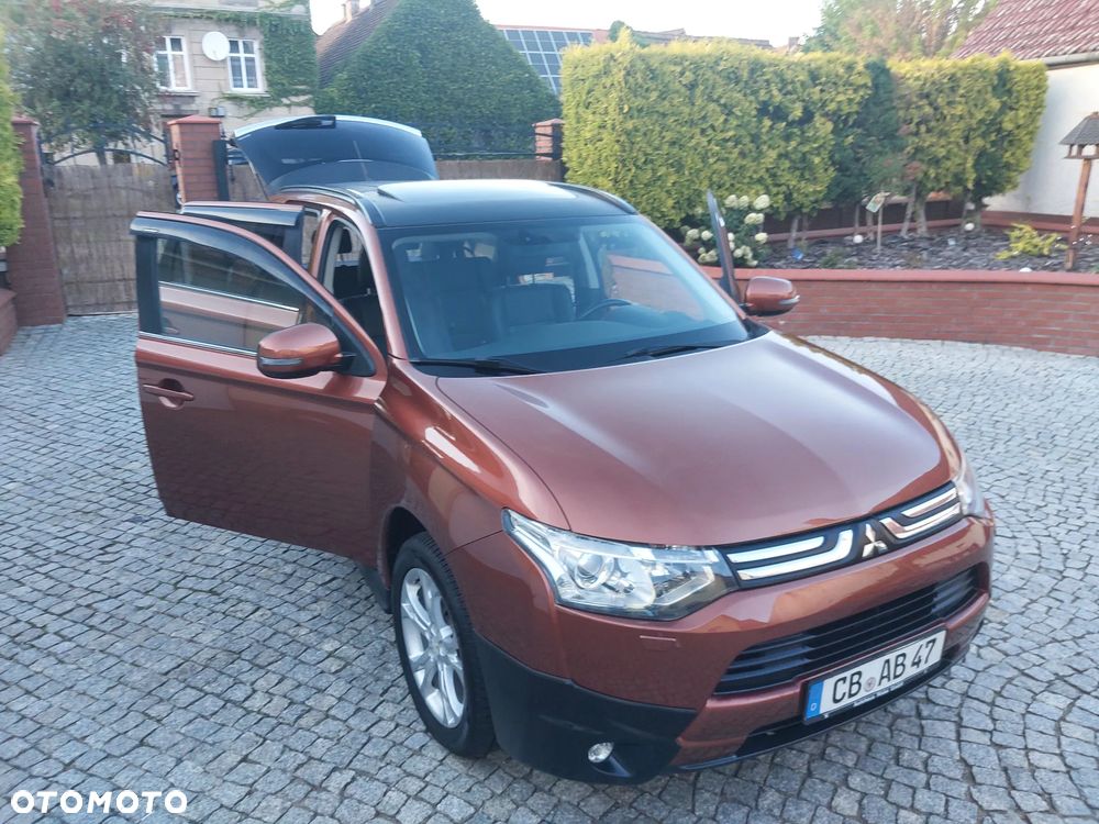 Mitsubishi Outlander 2.2 DI-D 4WD Diamant Edition - 11