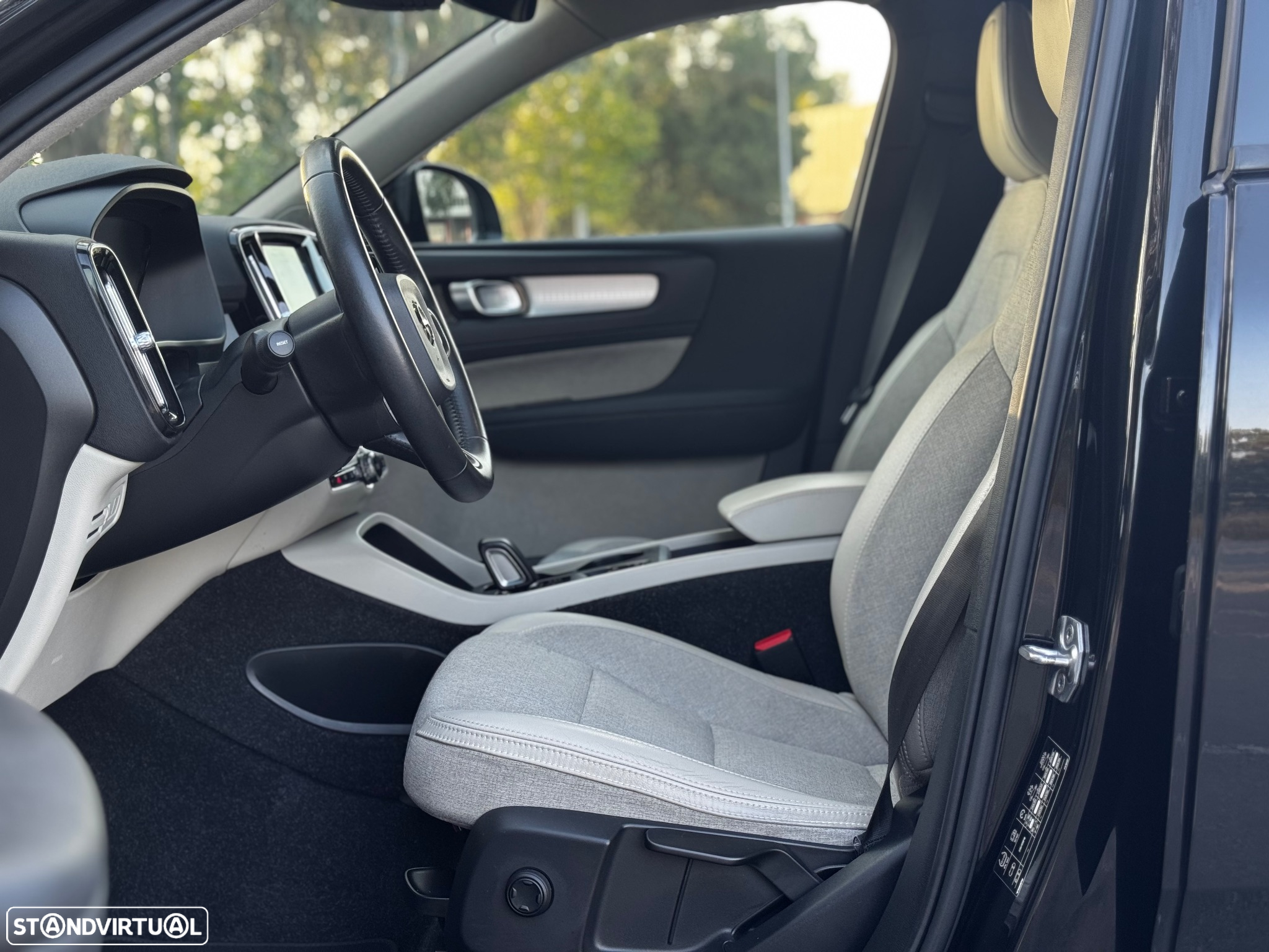 Volvo XC 40 1.5 T5 PHEV Momentum Plus - 6