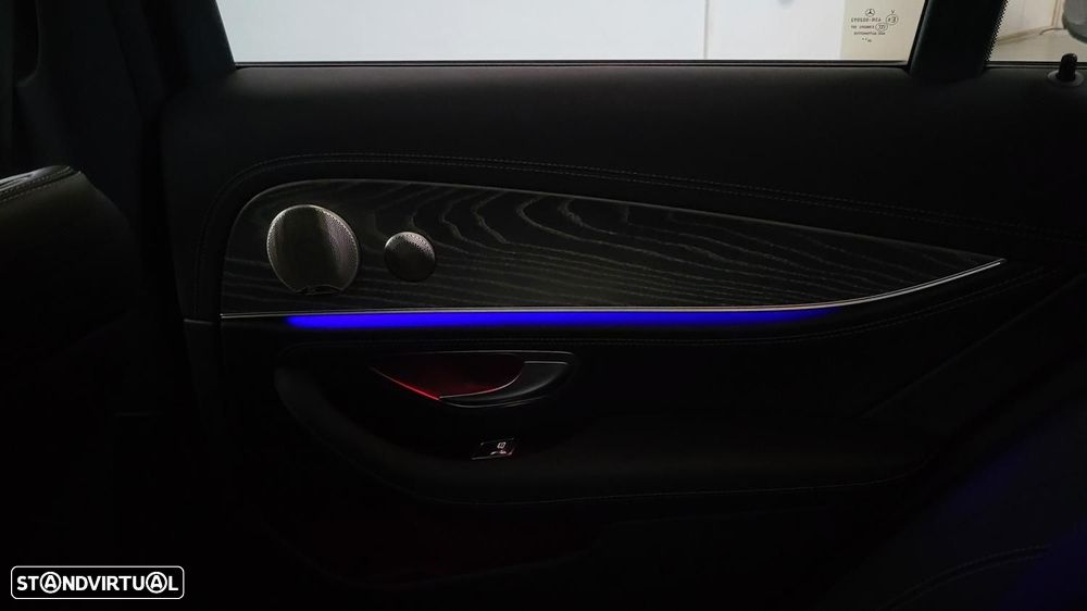 Mercedes-Benz E 300 de AMG Line - 13