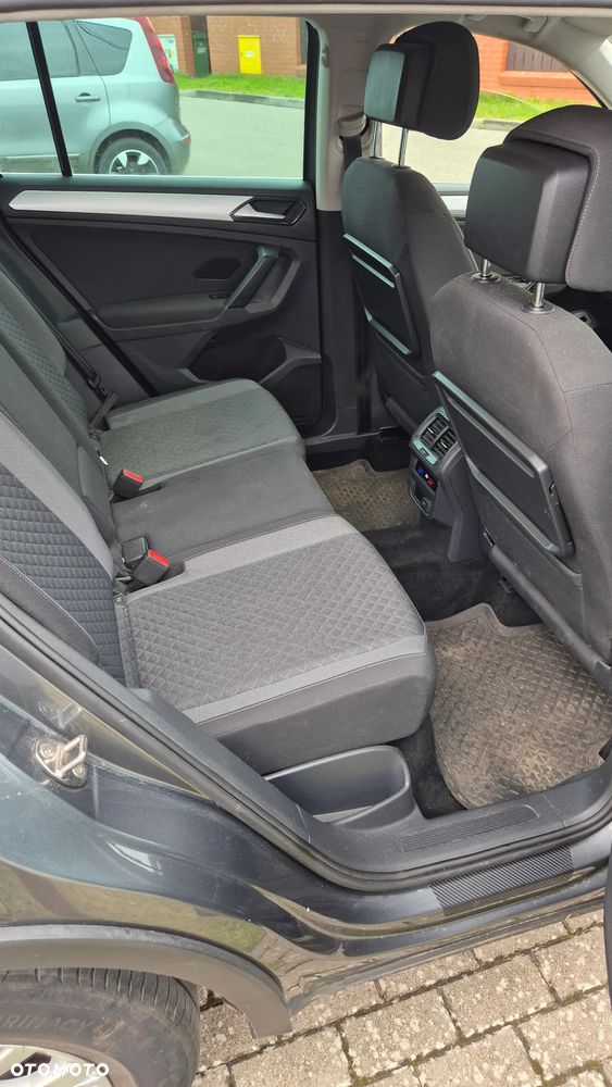 Volkswagen Tiguan - 11