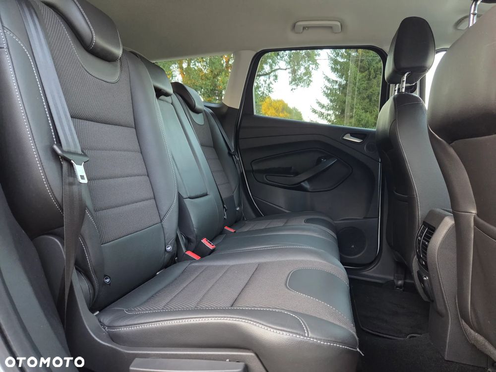 Ford Kuga 1.6 EcoBoost 2x4 Titanium - 10