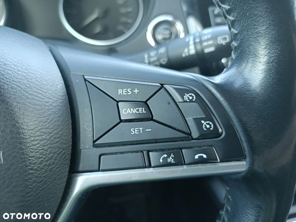Nissan Qashqai 1.2 DIG-T N-Connecta - 16