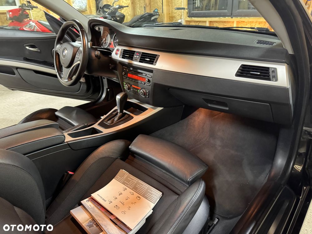 BMW Seria 3 320i M Sport Edition - 10