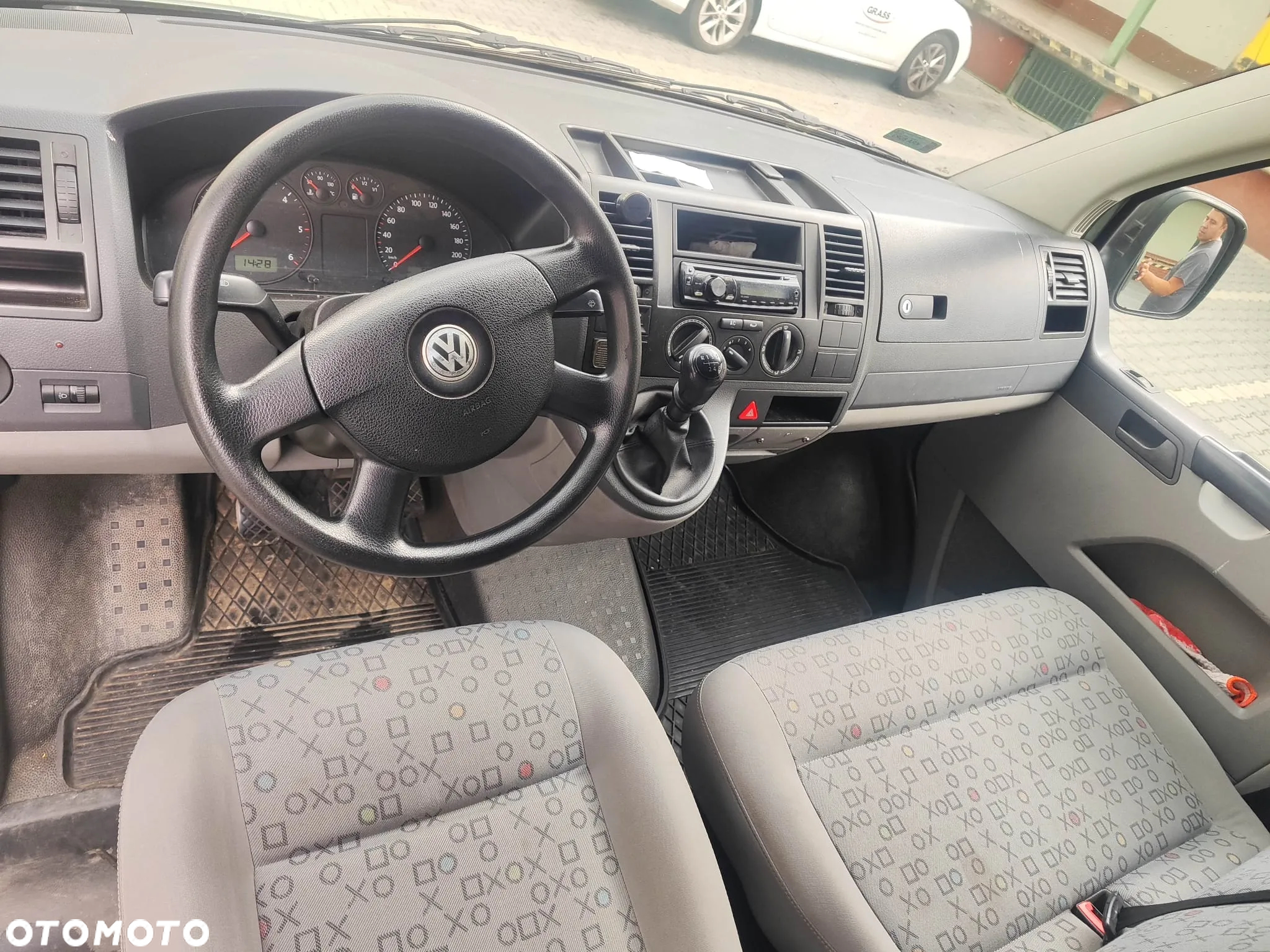 Volkswagen Transporter T5 TDI L2H1 - 17