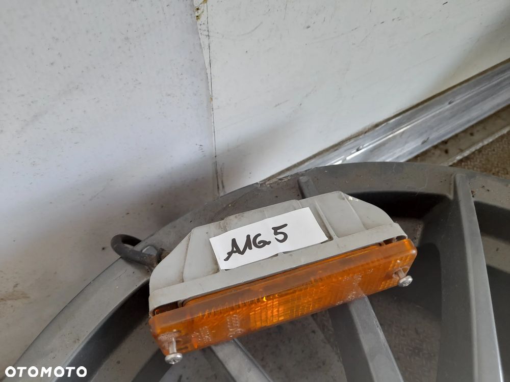 Lampa kierunkowskazu przód Volkswagen Golf 2 171953049F - 3