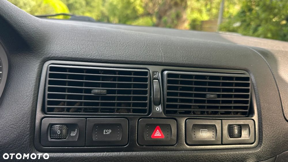 Volkswagen Golf - 36