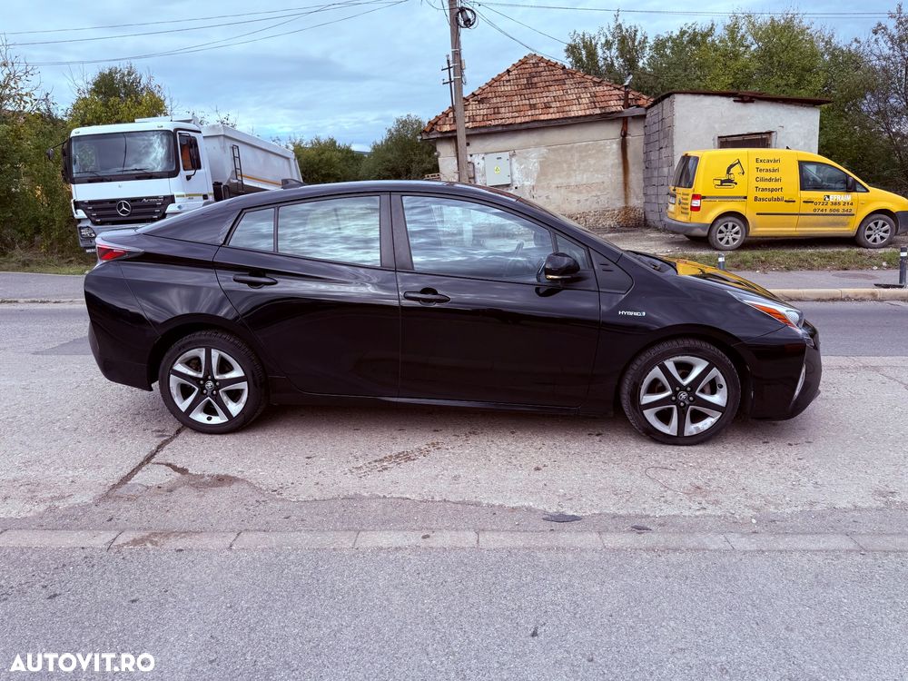 Toyota Prius 1.8 HSD Exclusive Plus - 3