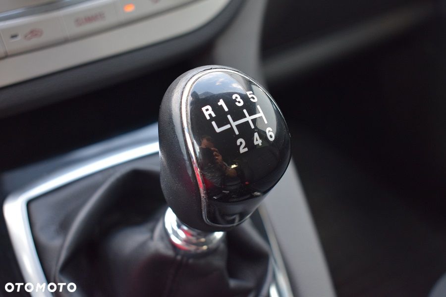 Ford Kuga 2.0 TDCi 2x4 Titanium - 20