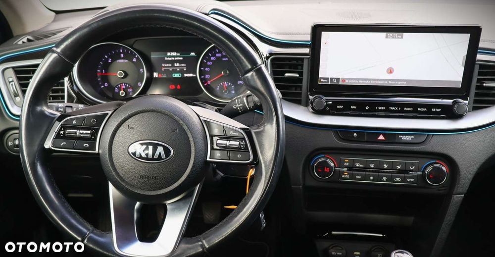Kia XCeed - 13