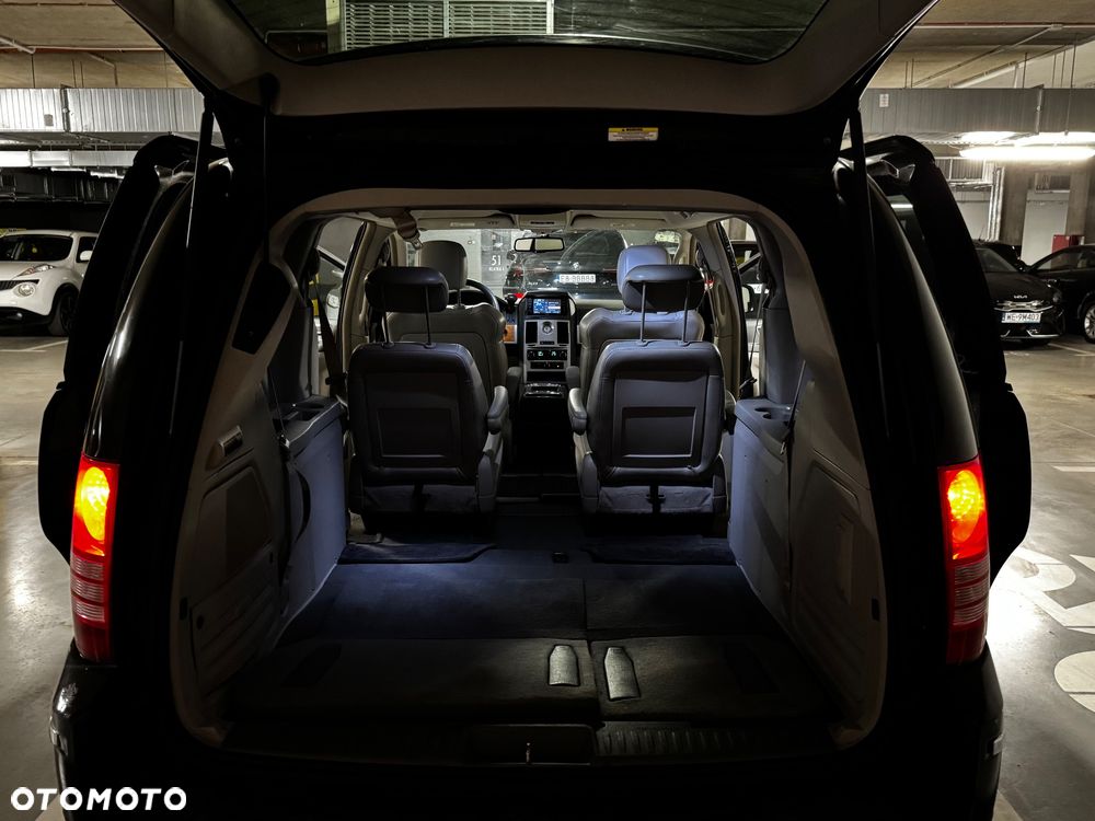 Chrysler Town & Country 4.0 Limited - 16