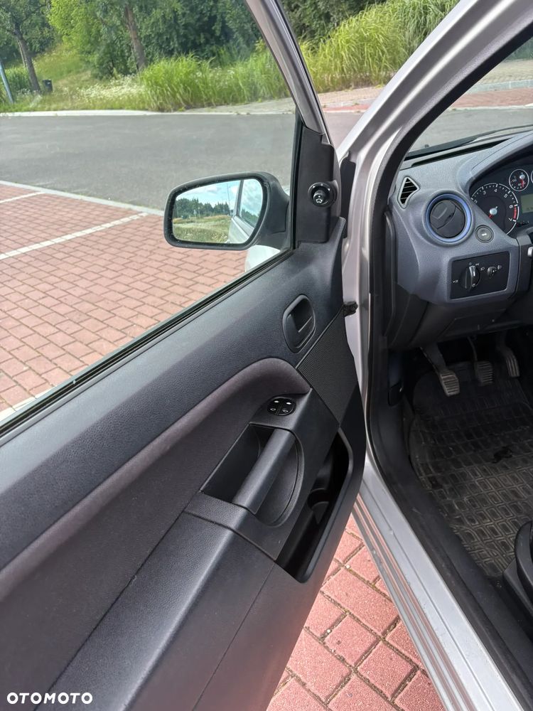 Ford Fiesta 1.3 - 23