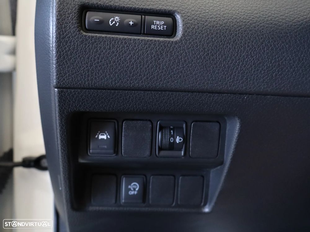 Nissan Qashqai 1.5 dCi N-Connecta - 22