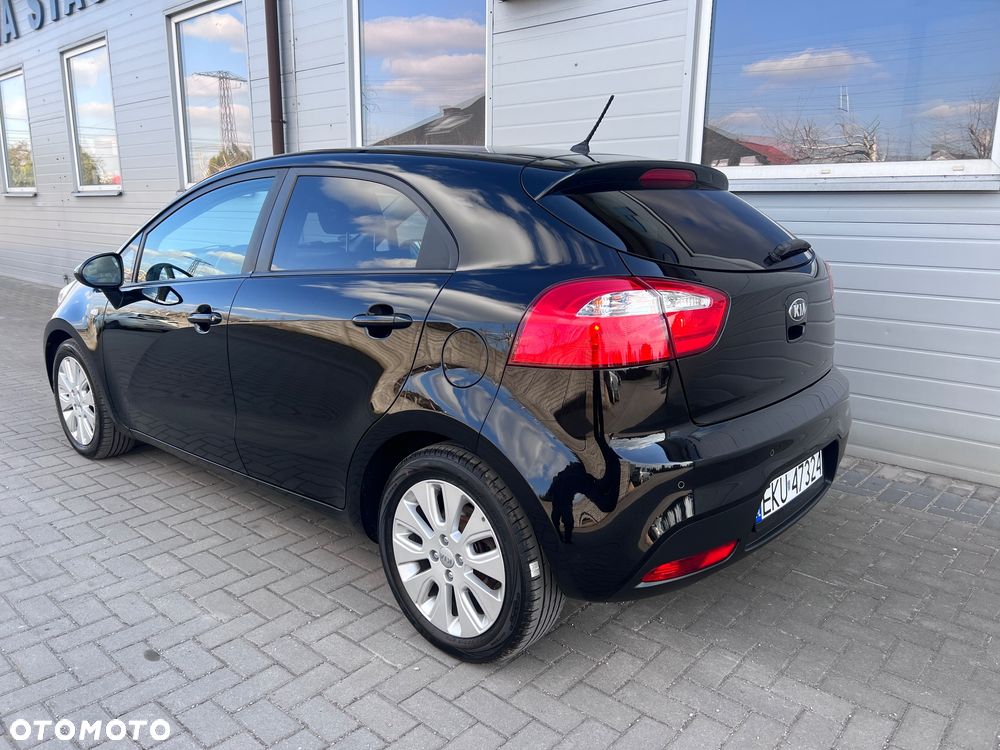 Kia Rio 1.4 Dream Team Edition - 9