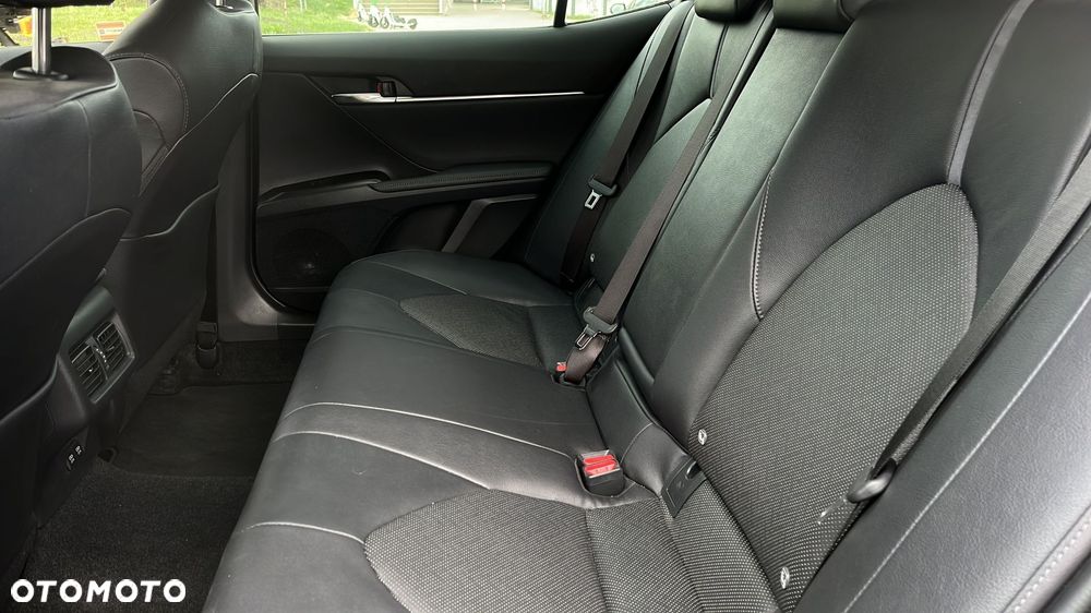 Toyota Camry 2.5 Hybrid Executive CVT - 14