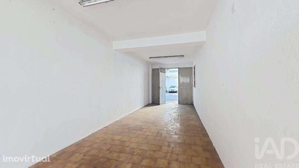 Parque de Estacionamento / Garagem / Box em Agualva e Mira-Sintra de 3 - Grande imagem: 3/26