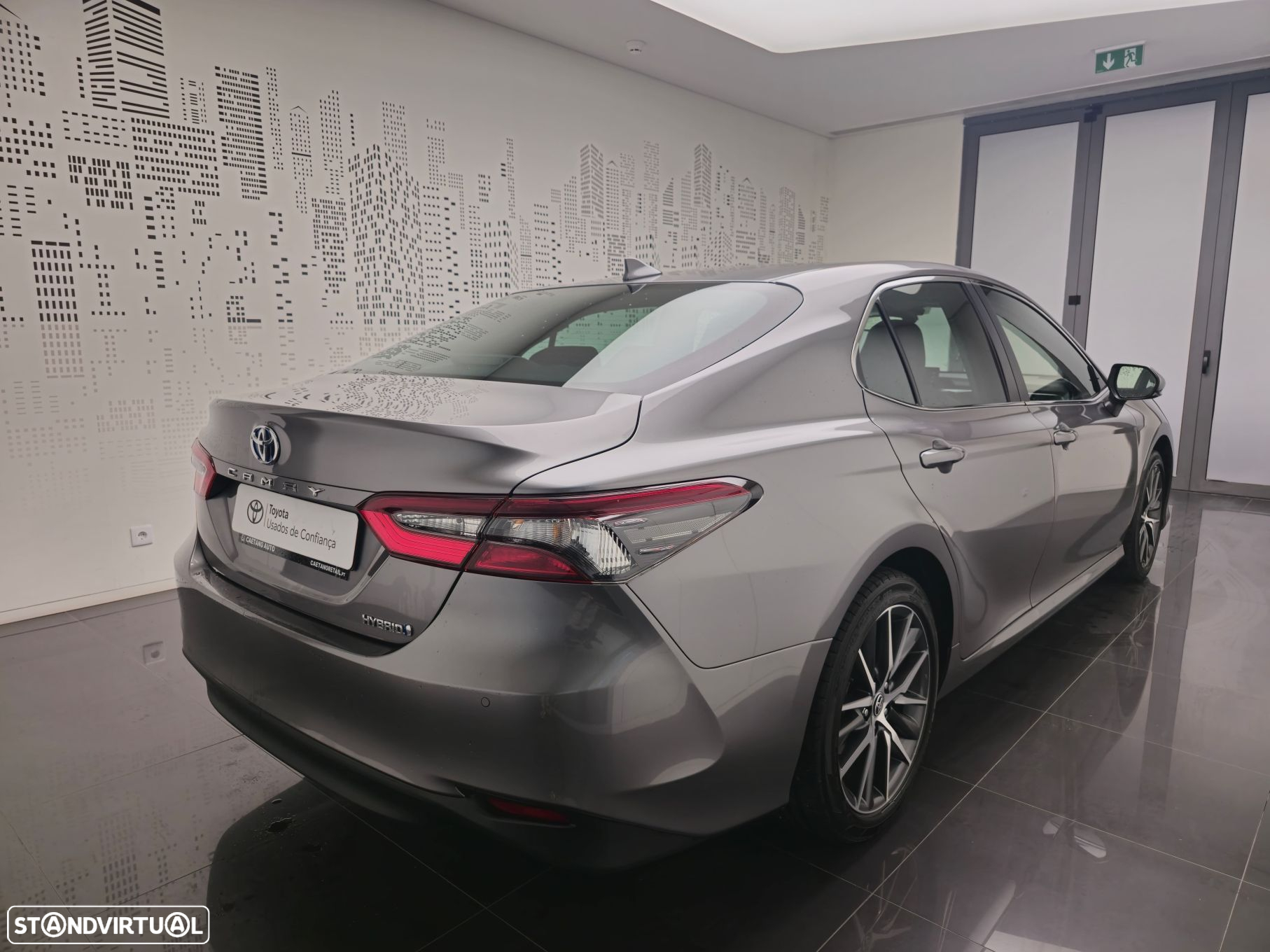 Toyota Camry - 18