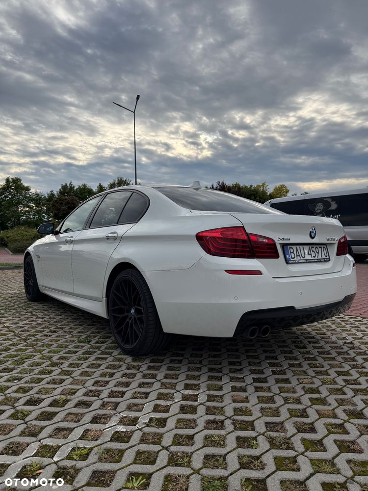 BMW Seria 5 525d xDrive - 12