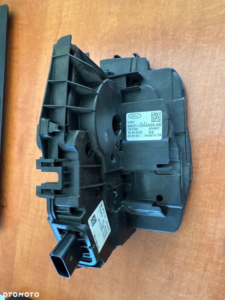 ZAMEK DRZWI PRZESUWNE LEWE FORD TRANSIT CUSTOM MK8 LIFT