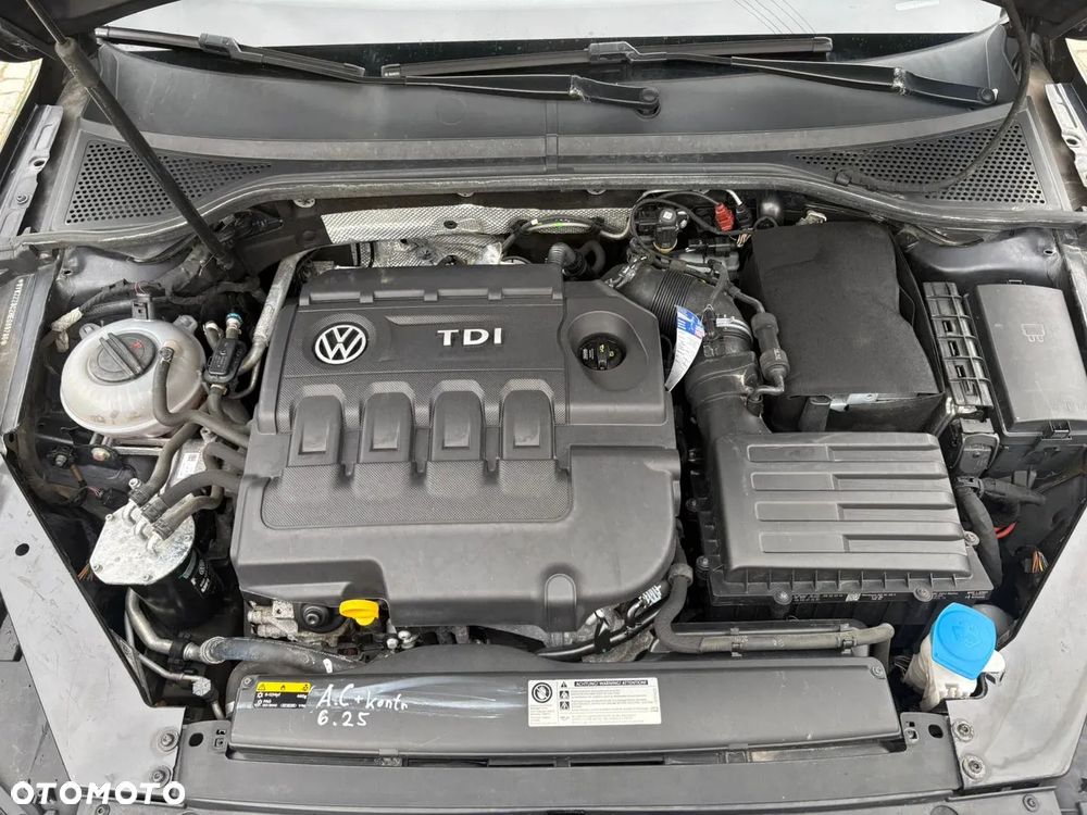 Volkswagen Passat 2.0 TDI (BlueMotion Technology) Highline - 22