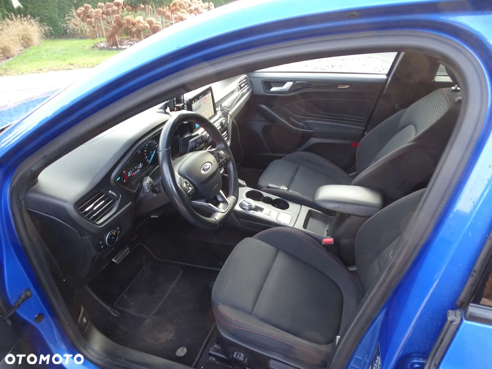 Ford Focus 1.5 EcoBlue Start-Stopp-System ST-LINE STYLE - 6