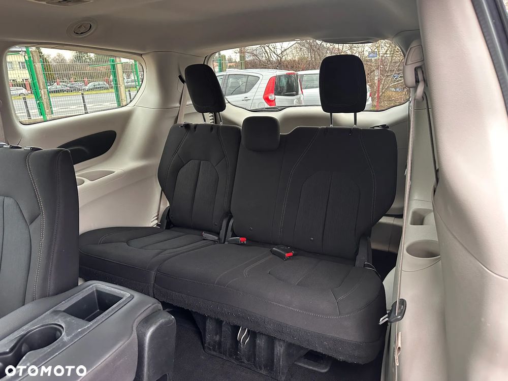 Chrysler Pacifica - 21