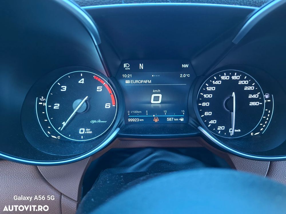 Alfa Romeo Giulia 2.2 - 15